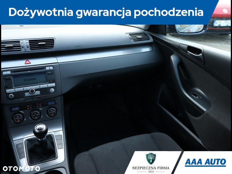 Volkswagen Passat - 9