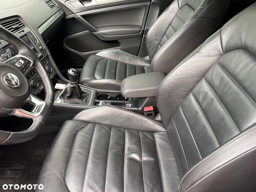 Volkswagen Golf - 11