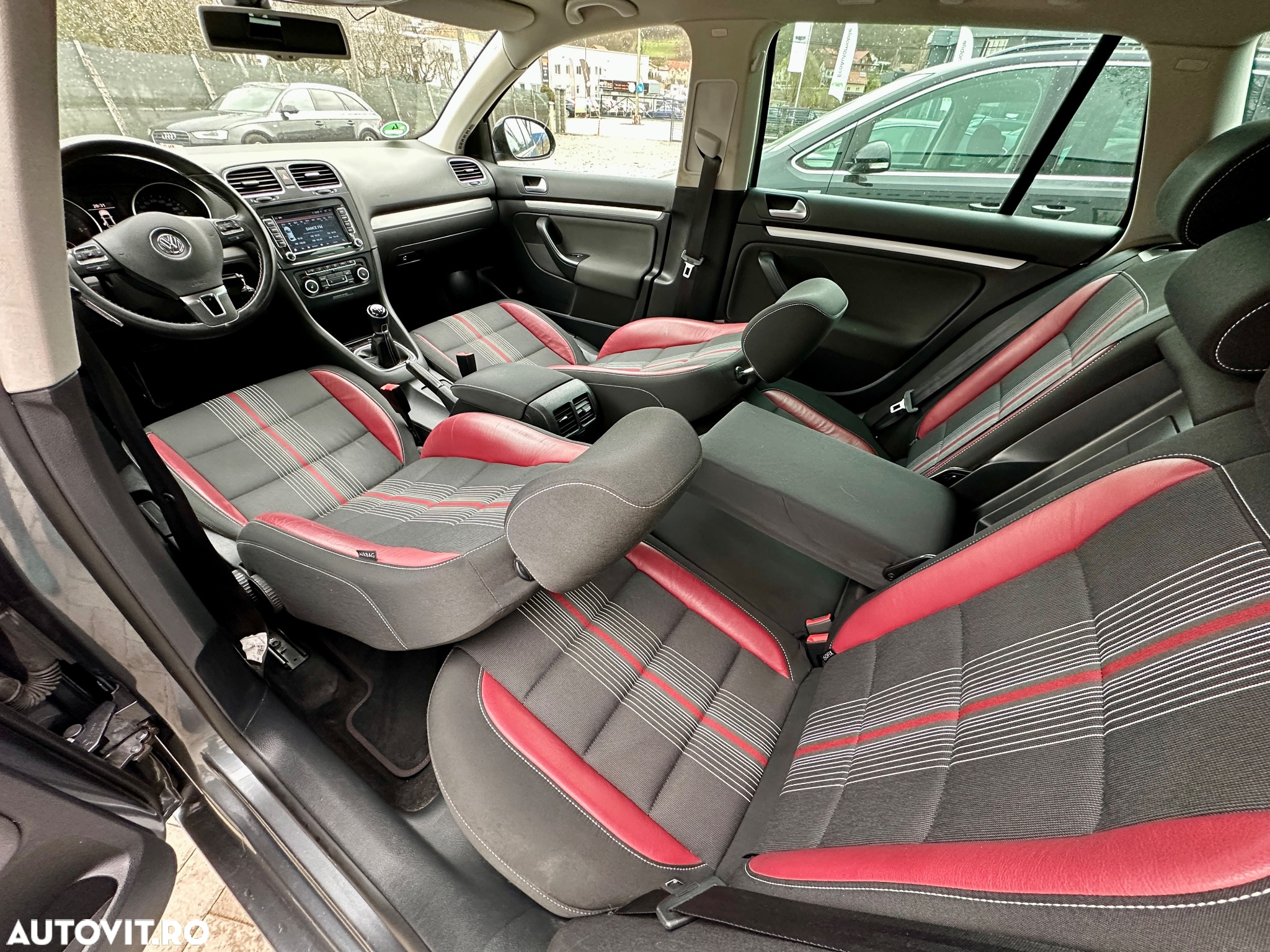 Volkswagen Golf 1.6 TDI DPF MATCH - 23