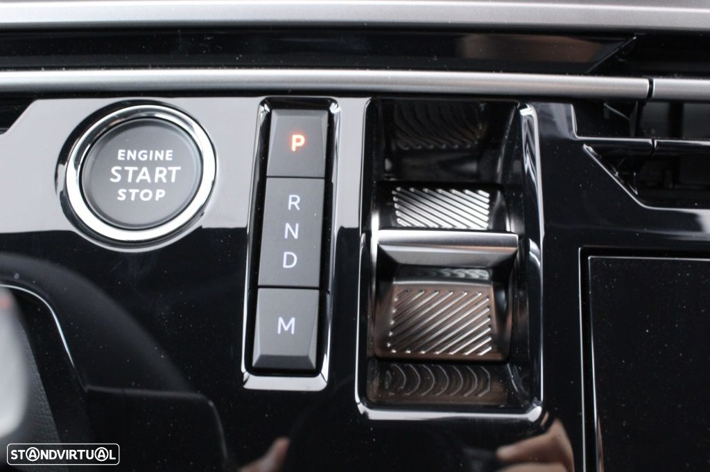 Peugeot 3008 1.2 Hybrid Allure e-DCS6 - 26