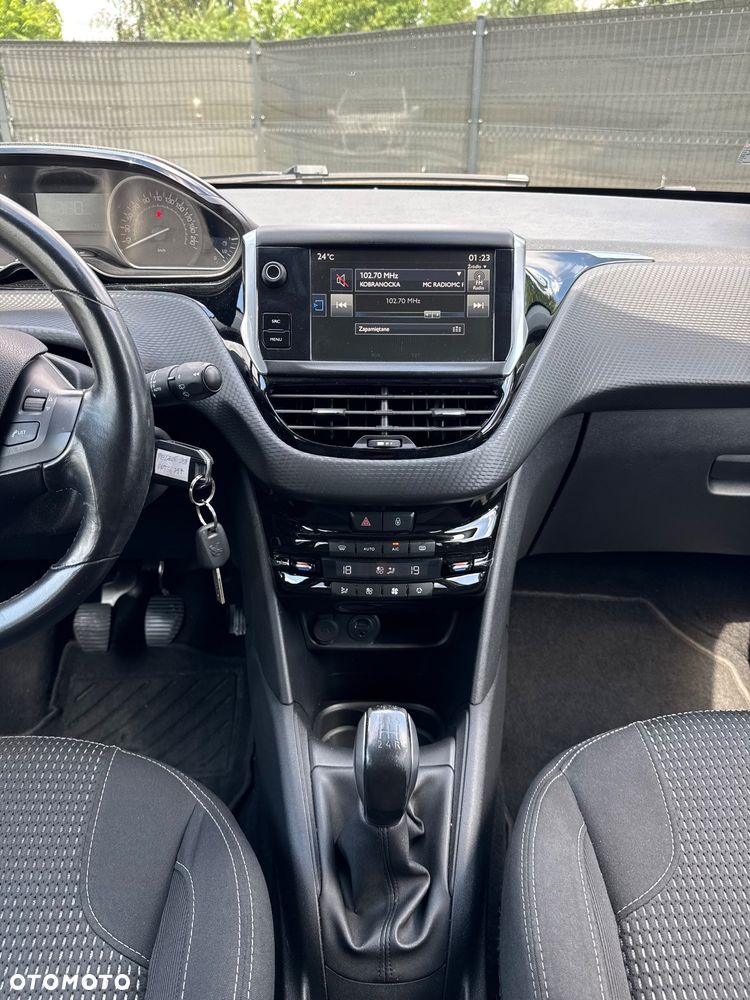 Peugeot 208 PureTech 82 Allure - 12