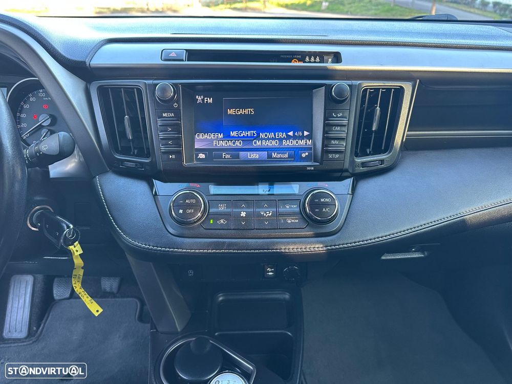 Toyota RAV4 2.0 D-4D Comfort - 9