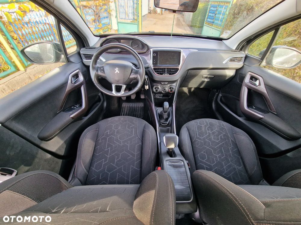 Peugeot 2008 1.2 Pure Tech Active EU6 - 32