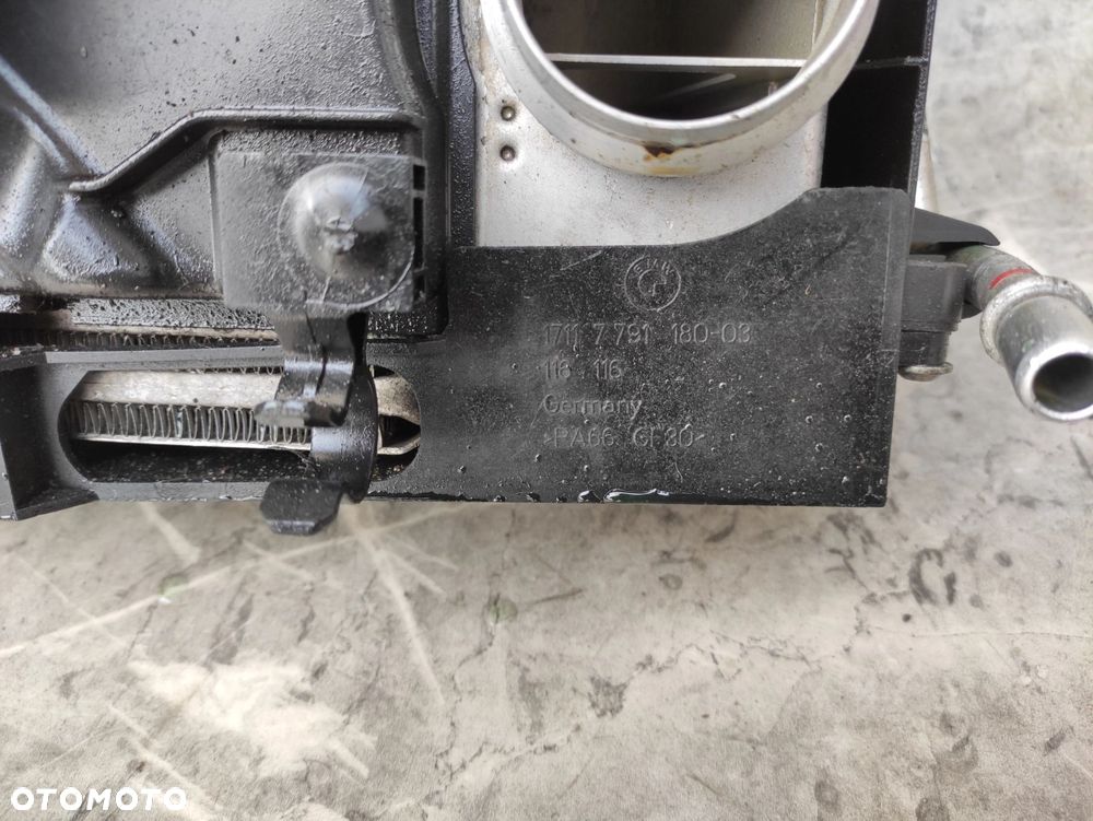 PAS PRZEDNI WZMOCNIENIE CZOŁOWE CHŁODNICE WIATRAK BMW E60 E61 535i N54B30 3.0 B - 14