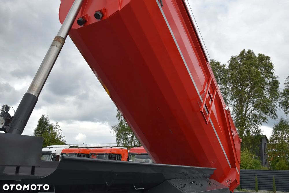 Volvo FMX380 / 8x4 / 13 LITROWY SILNIK / EURO 5 / WYWROTKA TYLNOZSYPOWA / HYDROKLAPA / KAMERA COFANIA / SERWISOWANA / SPROWADZONA - 25