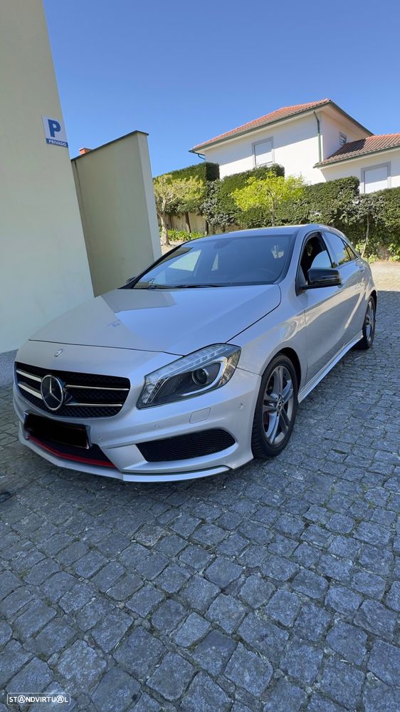 Mercedes-Benz A 180 AMG Line - 1
