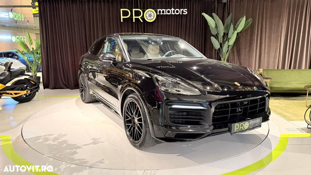 Porsche Cayenne Coupe GTS Tiptronic S - 2