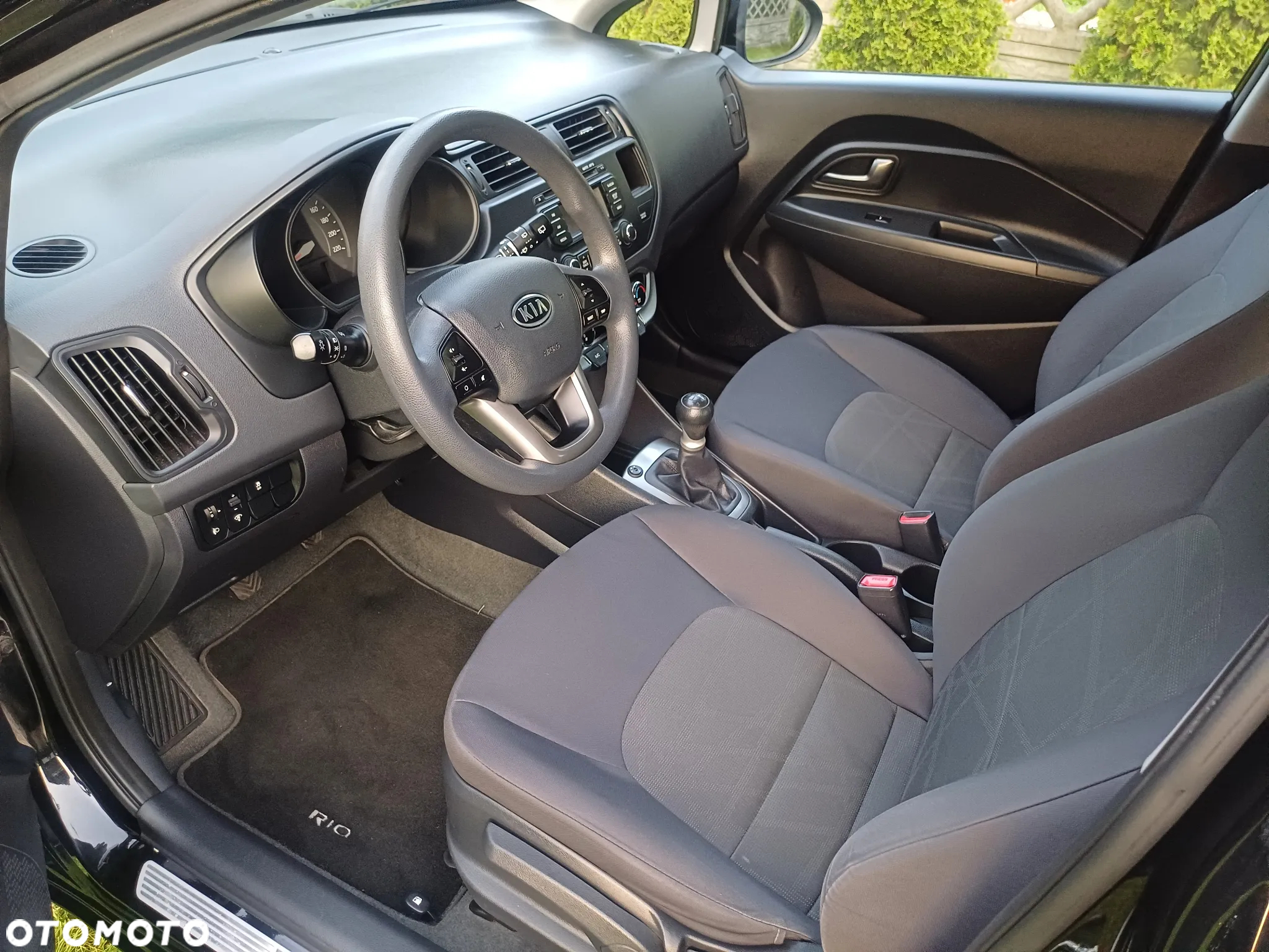 Kia Rio 1.2 Fifa World Cup Edition - 15