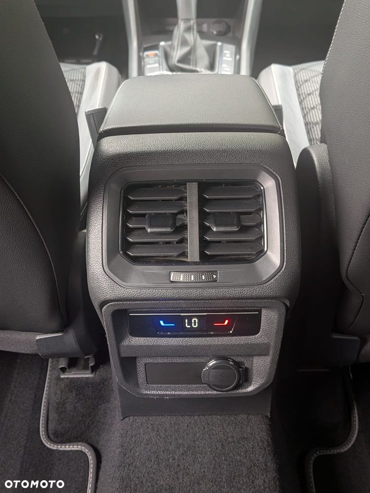 Volkswagen Tiguan 2.0 TDI SCR 4MotION DSG R-Line - 15