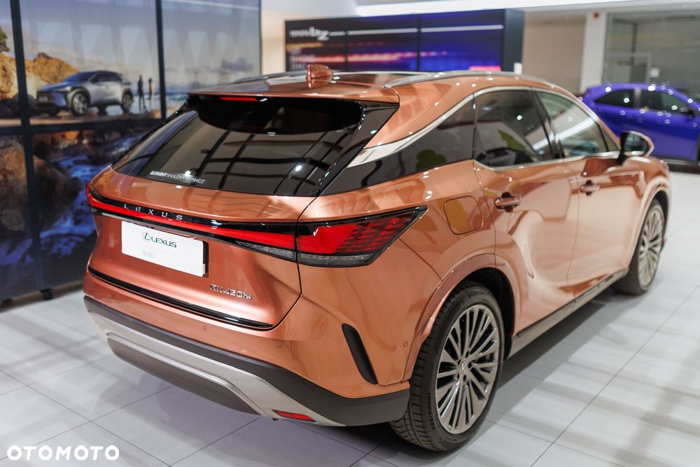 Lexus RX 450h+ Omotenashi - 12