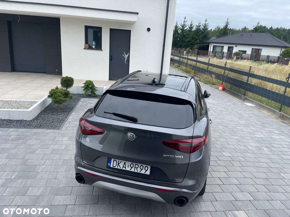 Alfa Romeo Stelvio 2.0 Turbo TI Q4 - 10