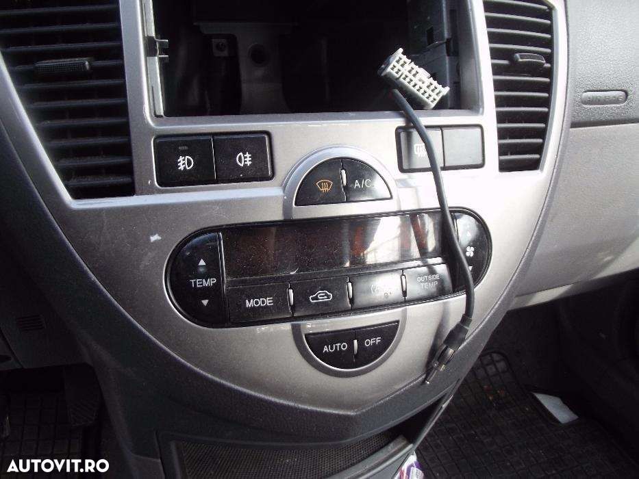 Comenzi clima Kia Carens climatronic dezmembrez Kia Carens 2.0crdi - 1