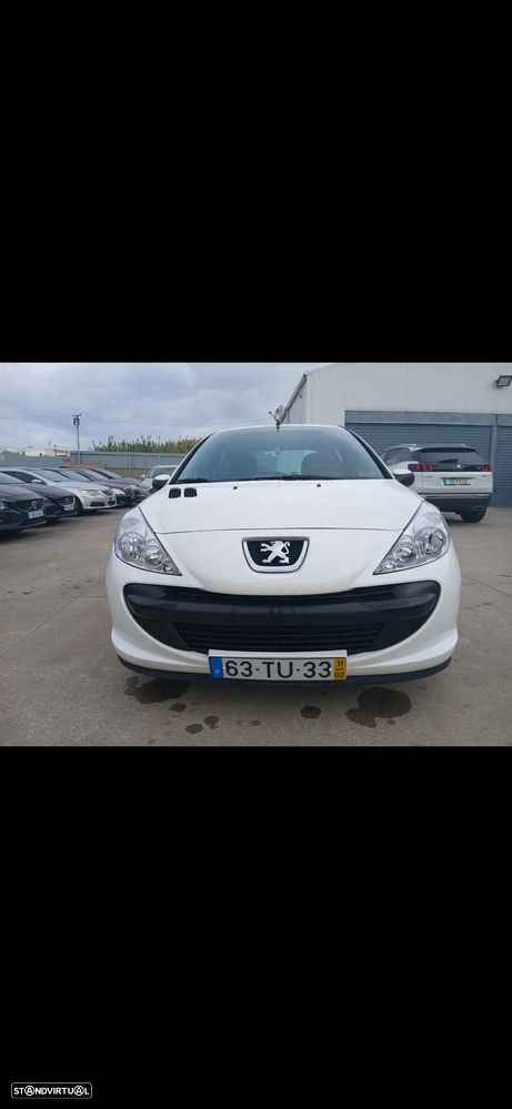 Peugeot 206 2011 photo 2