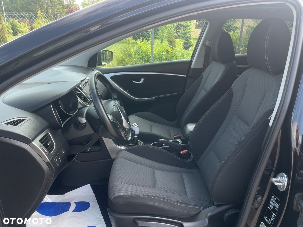 Hyundai i30 blue Kombi 1.6 CRDi Passion - 6