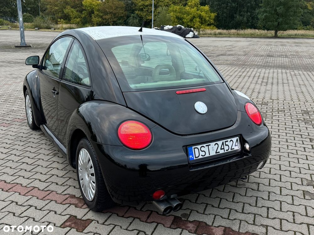 Volkswagen New Beetle - 4