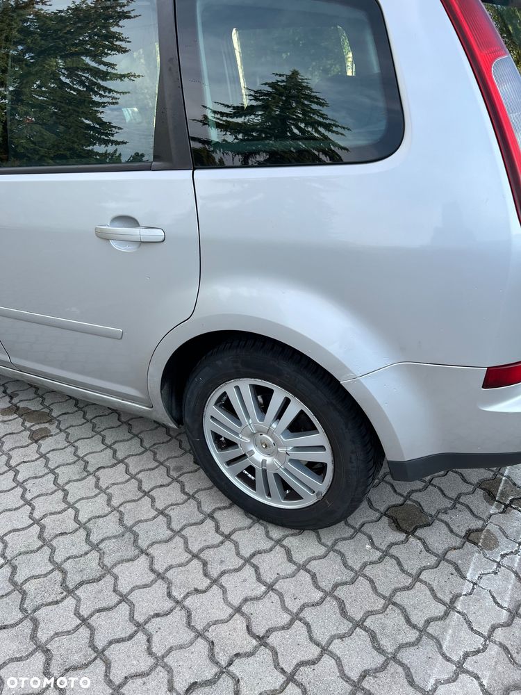 Ford Focus 1.6 TDCi Ghia DPF - 5