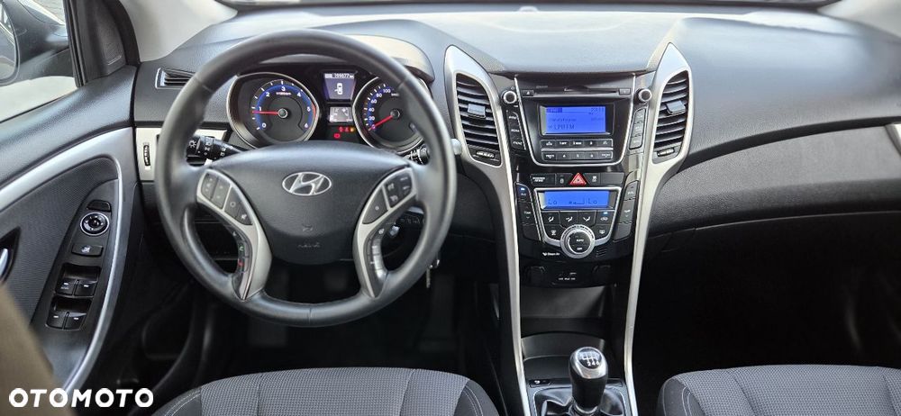 Hyundai i30 blue 1.6 CRDi YES Silver - 23