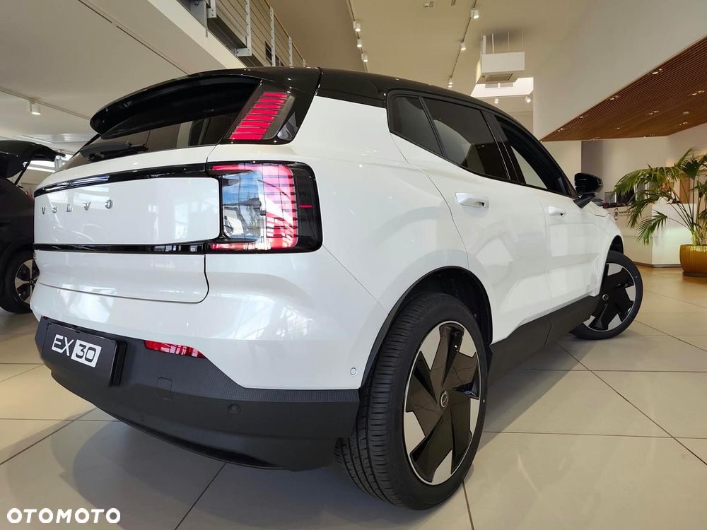 Volvo EX30 69kWh Single Motor Long Range Ultra - 10