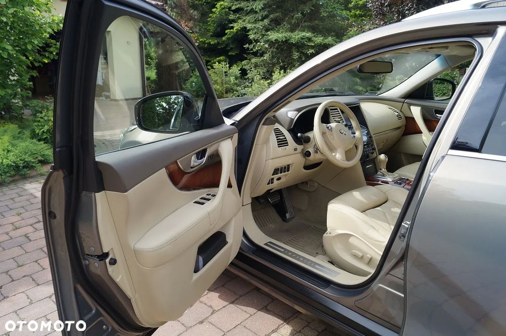 Infiniti FX FX30d S Premium - 2