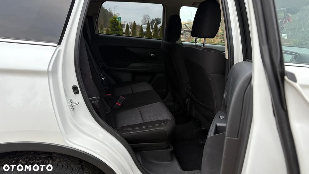 Mitsubishi Outlander 2.0 Intense 4WD CVT - 34