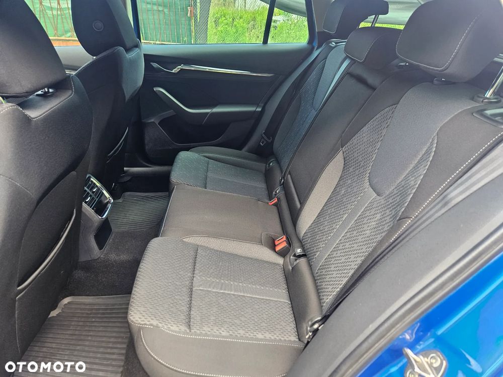 Skoda Octavia 2.0 TDI SCR Style DSG - 9