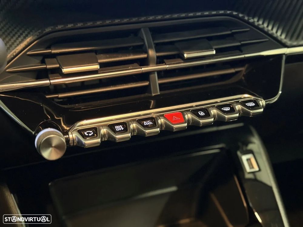 Peugeot 208 1.2 PureTech Active Pack - 17