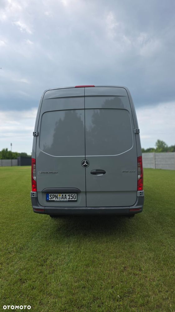 Mercedes-Benz Sprinter - 4