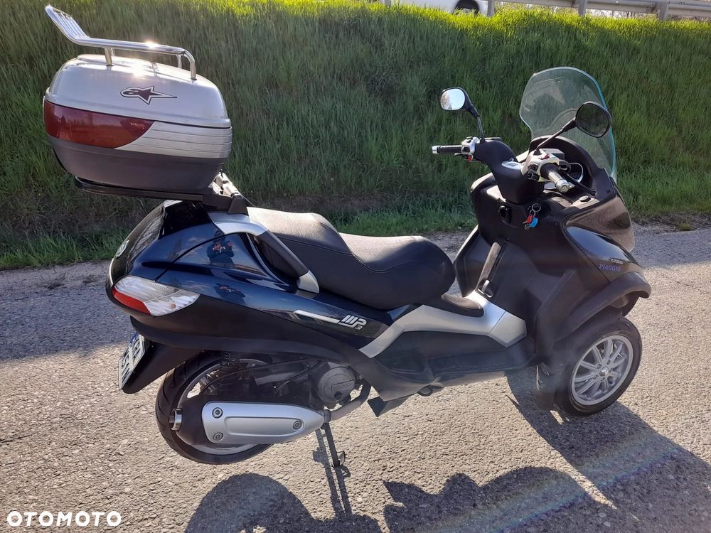 Piaggio MP-3 - 11