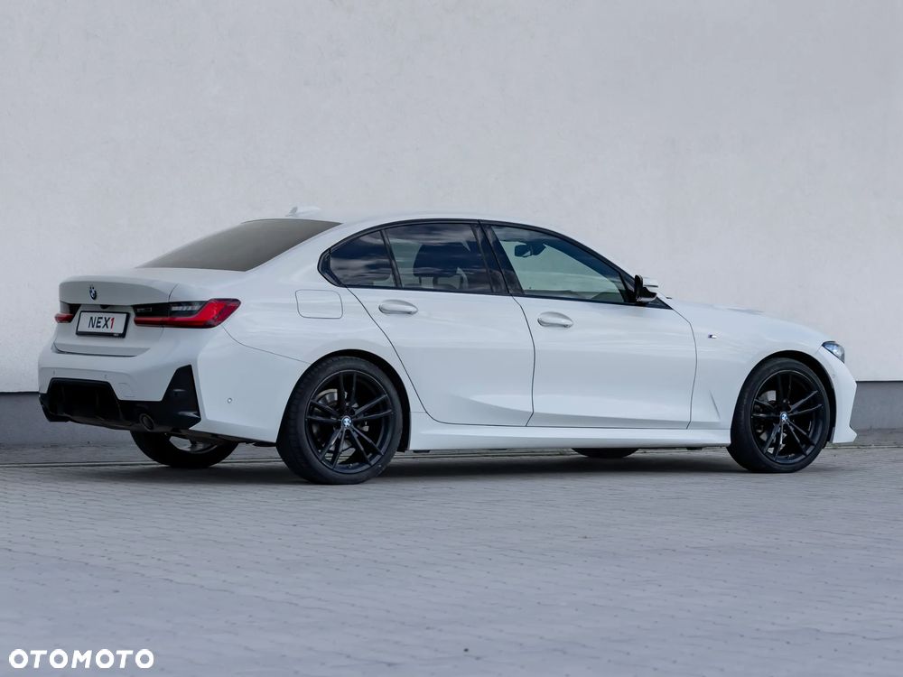 BMW Seria 3 318d M Sport - 8