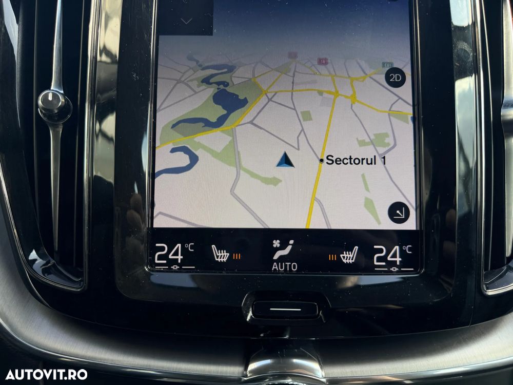Volvo XC 60 B4 MHEV AT8 AWD Momentum Pro - 21