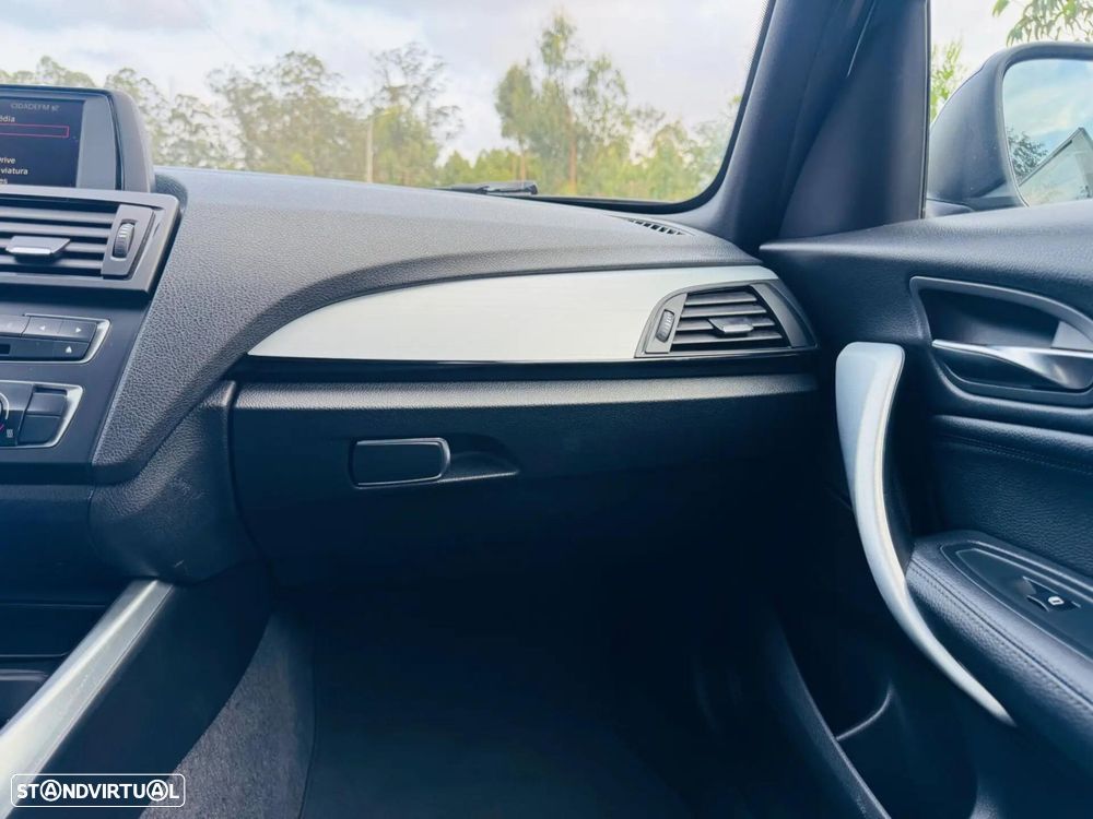 BMW 116 d EfficientDynamics Edition Sport Line — fotografia 32