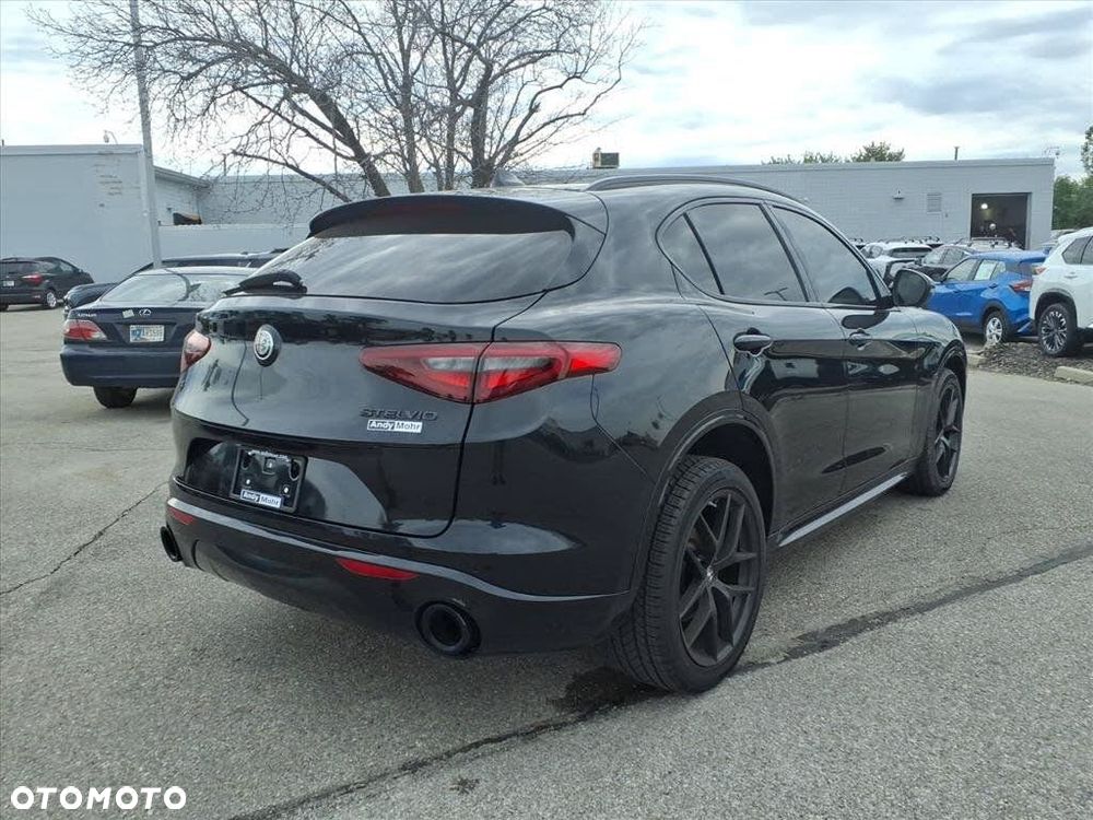 Alfa Romeo Stelvio - 7
