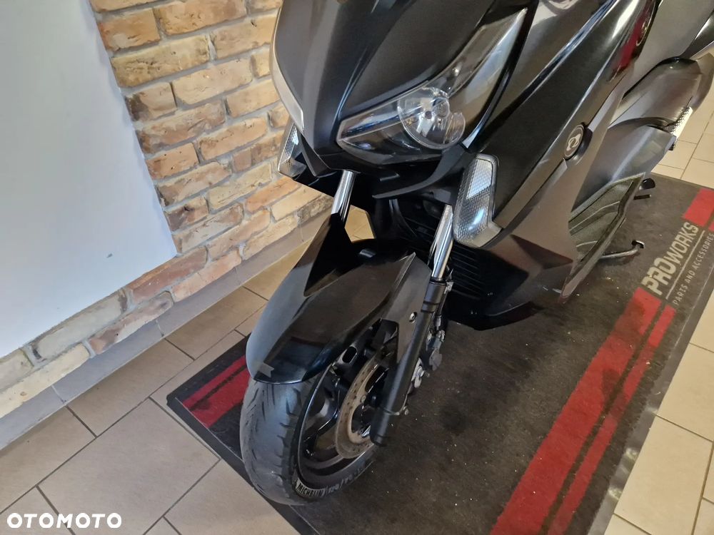 Yamaha X-max - 16