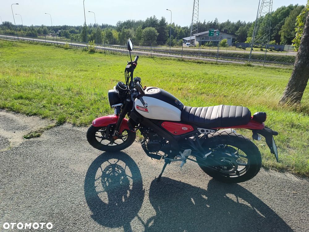 Yamaha XSR - 8