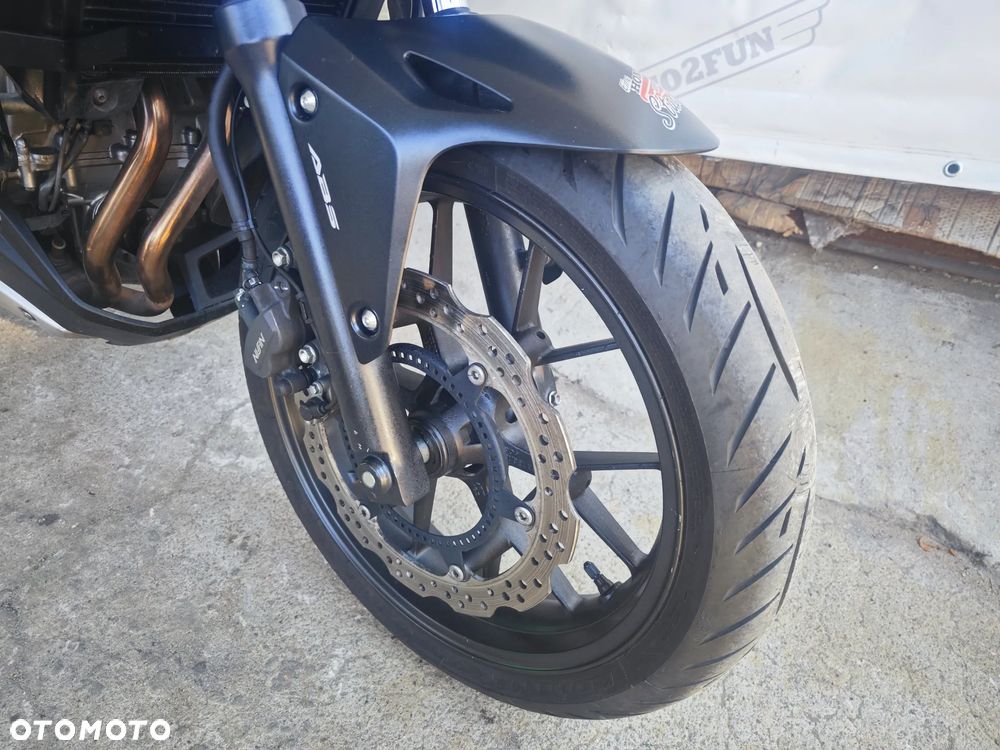 Honda CB - 8