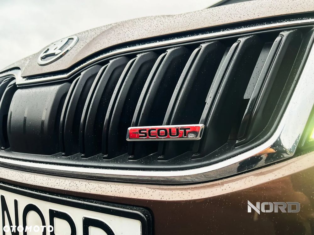 Skoda Octavia Scout 2.0 TDI 4x4 DSG - 11