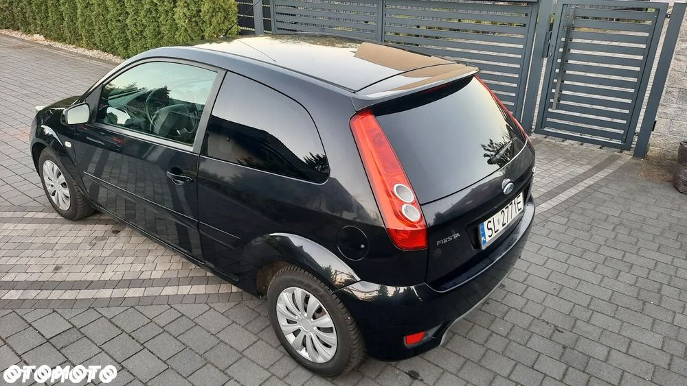 Ford Fiesta 1.4 Ambiente - 11