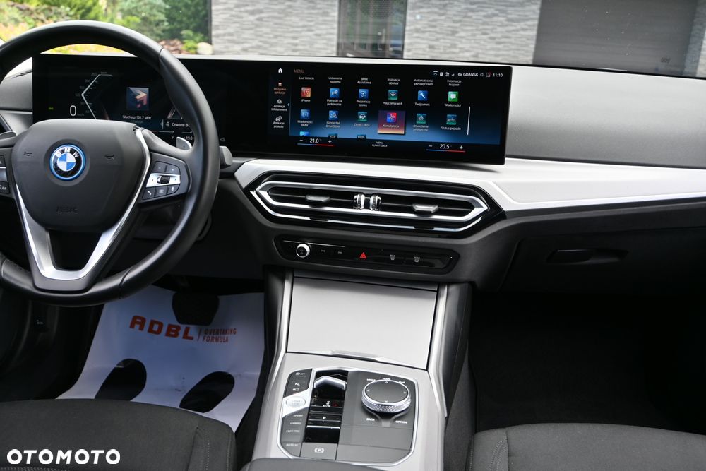 BMW Seria 3 320e Sport Line - 32