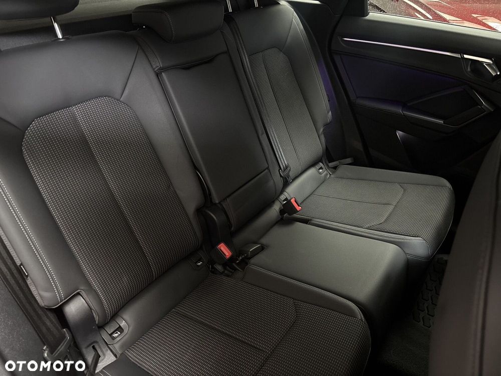 Audi Q3 - 30
