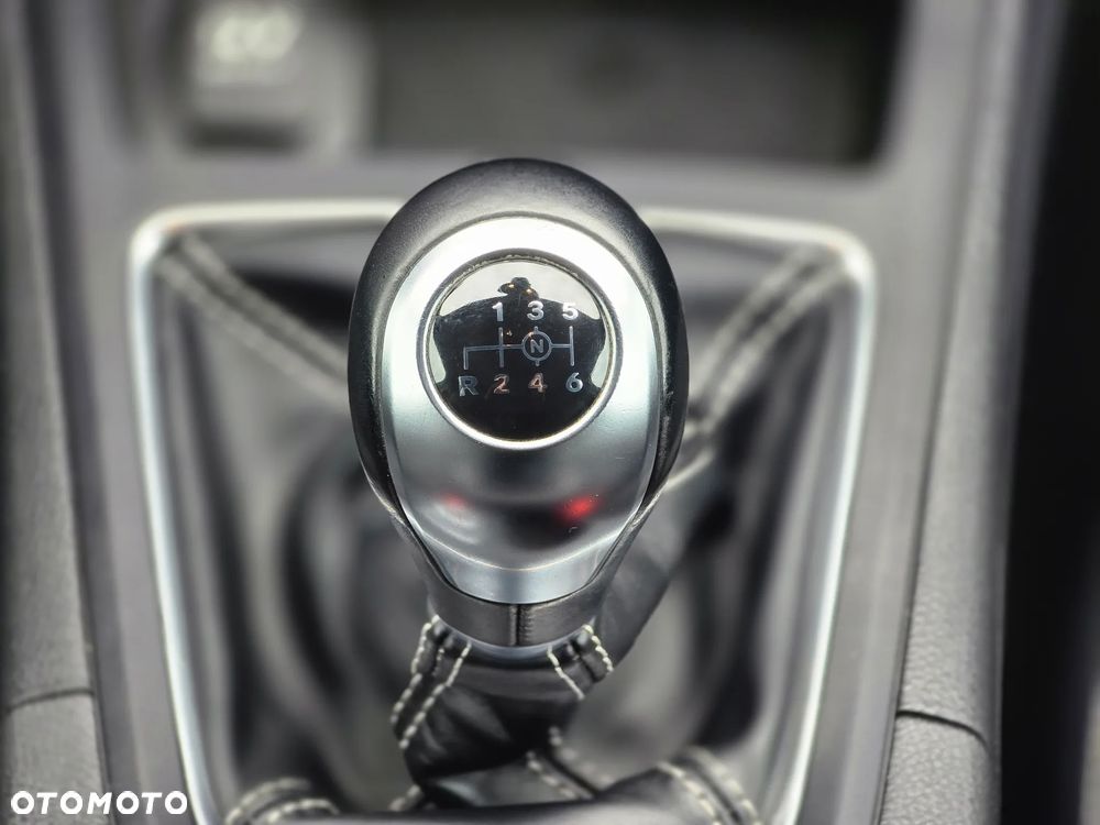 Mercedes-Benz Klasa B 180 BlueEFFICIENCY Edition Style - 37