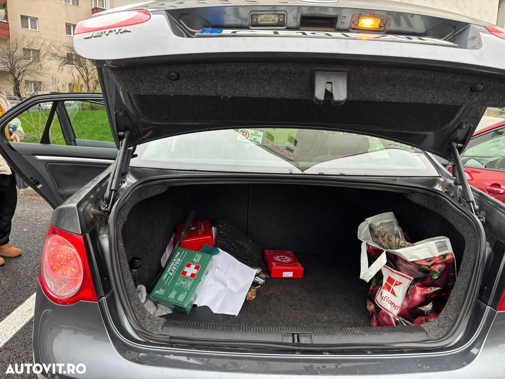 Volkswagen Jetta - 18