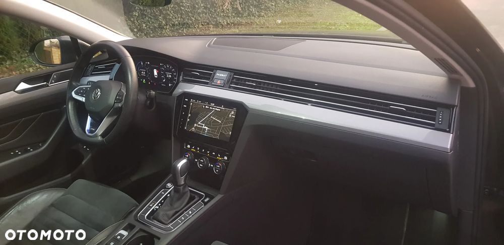 Volkswagen Passat - 24