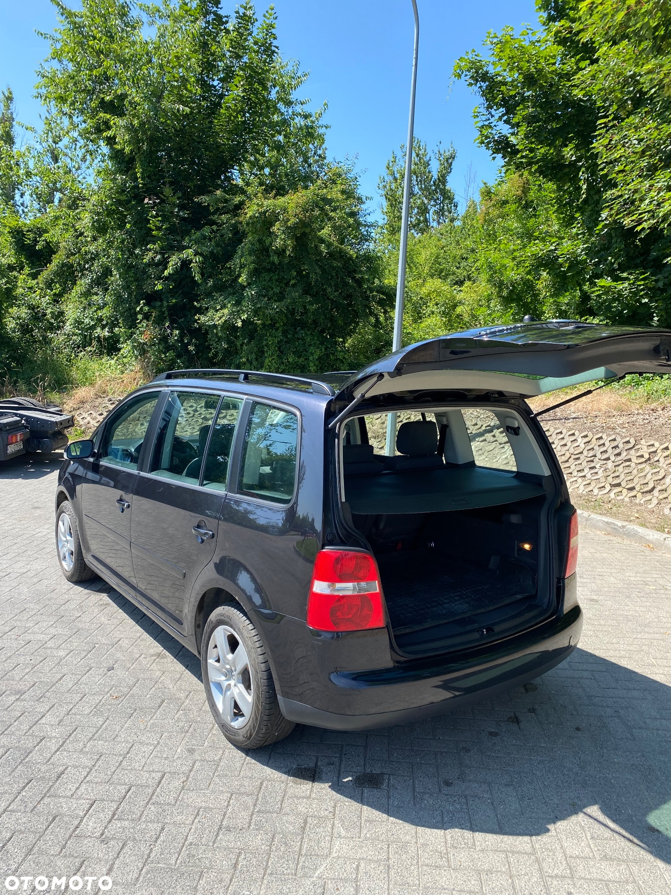 Volkswagen Touran - 4