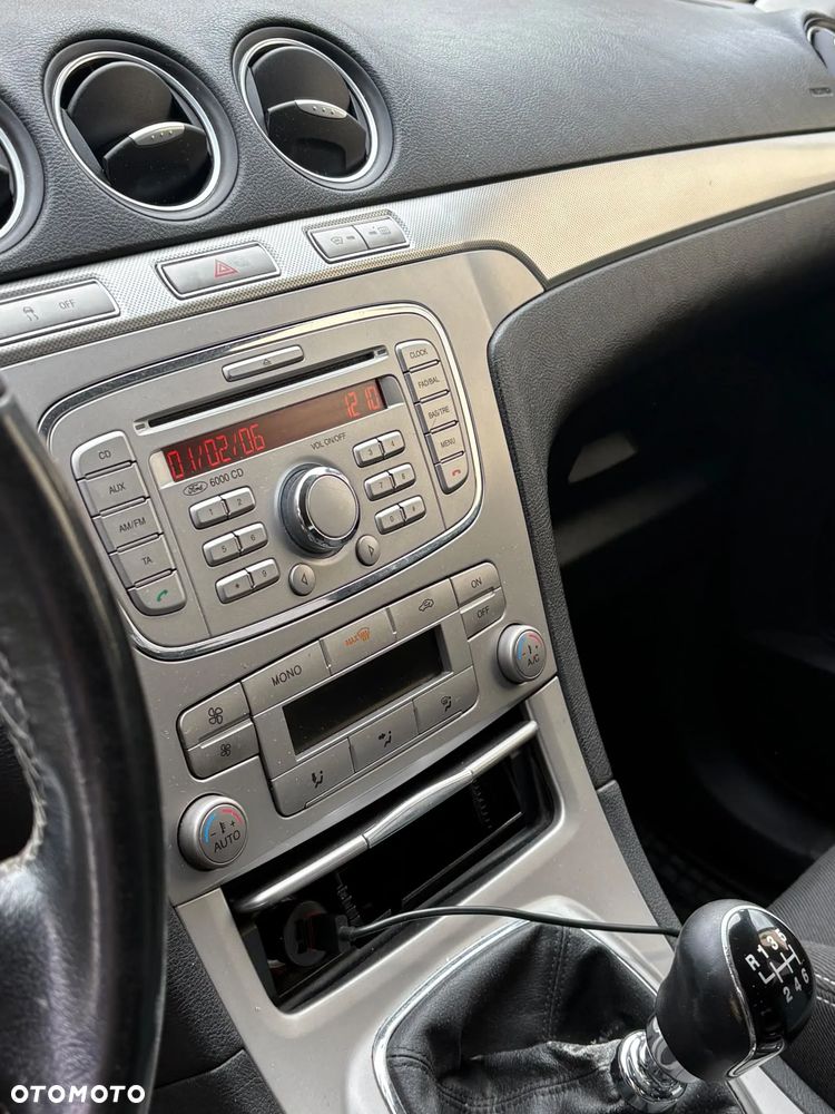 Ford S-Max - 8
