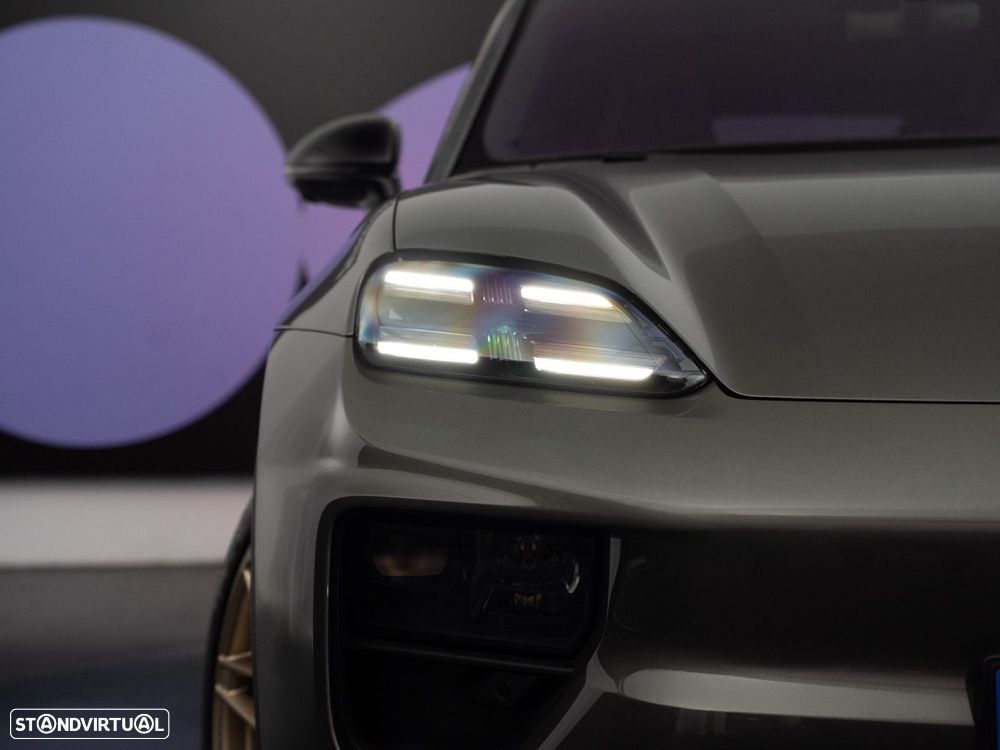 Porsche Macan Electric 4 - 10