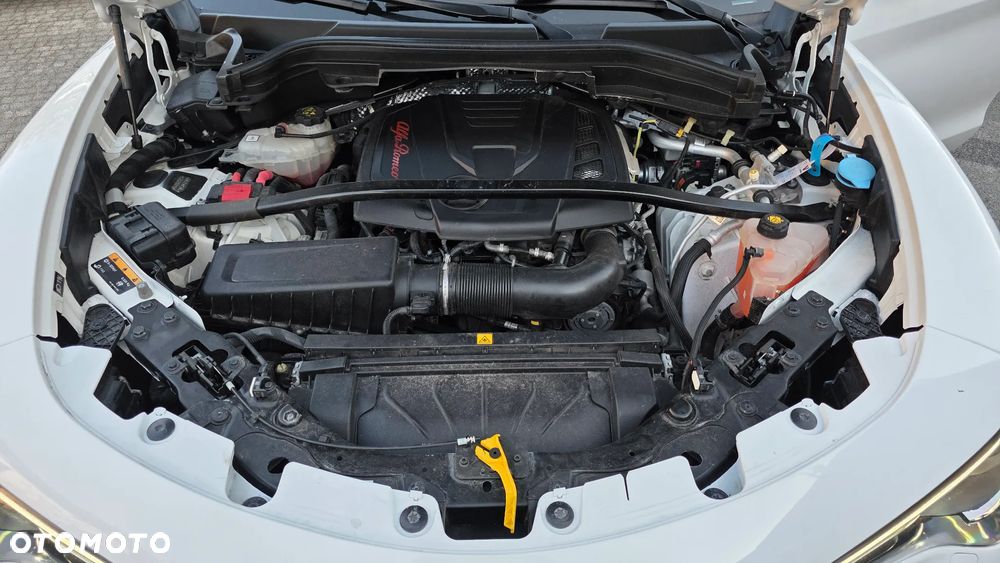 Alfa Romeo Stelvio 2.0 Turbo 16V AT8-Q4 Ti - 22