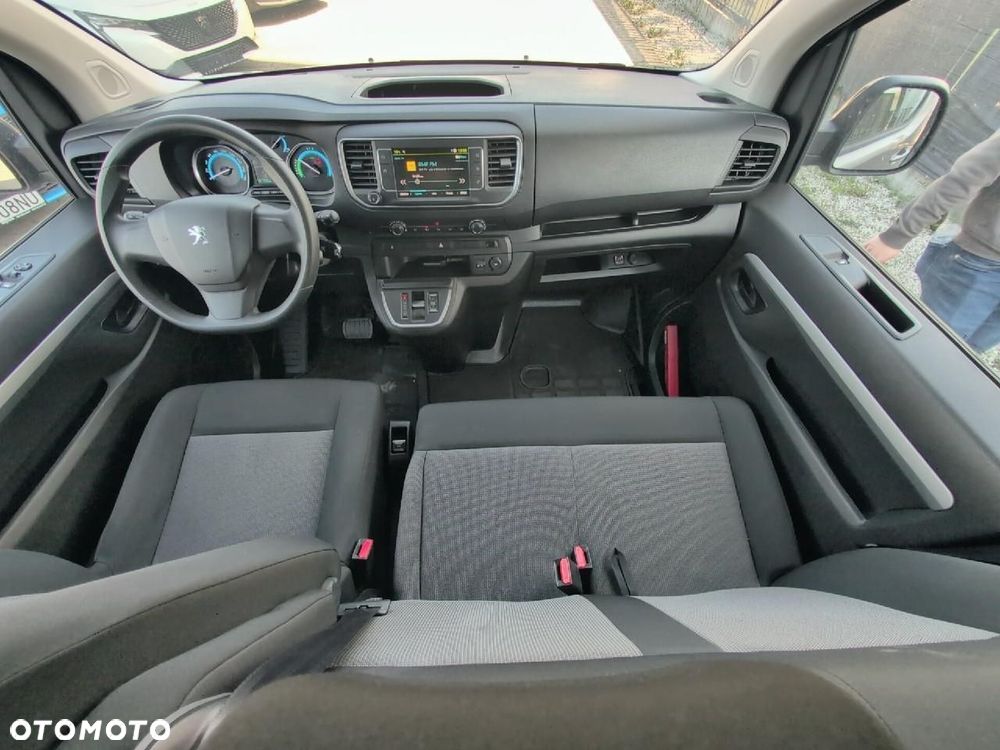 Peugeot e-Expert - 8