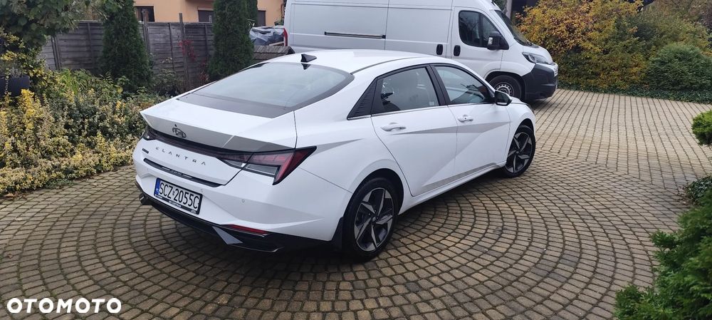 Hyundai Elantra 2022 photo 3