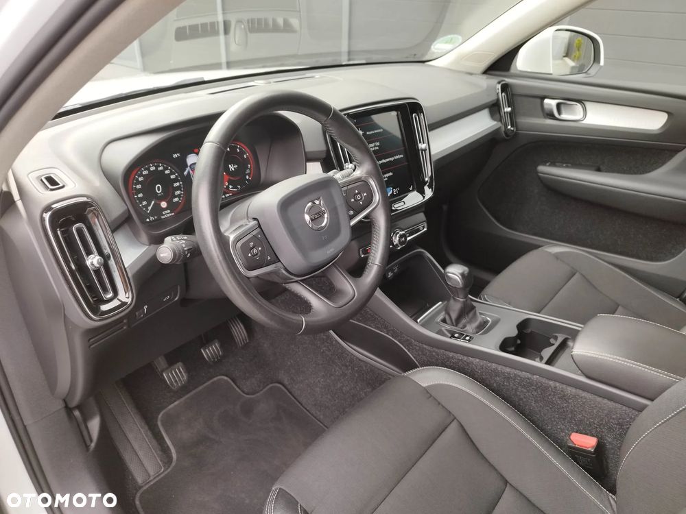 Volvo XC 40 T3 Momentum - 22
