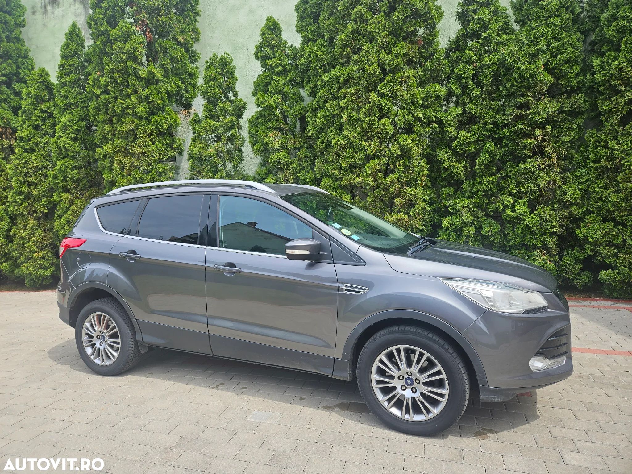Ford Kuga 2.0 TDCi Powershift 4WD Trend - 1